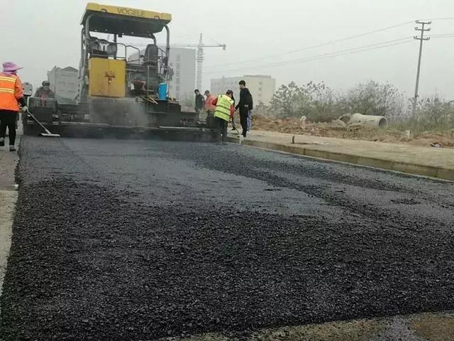 達州老城區道路煥新顏 8條市政道路病害治理月底完工，市民告別擁堵